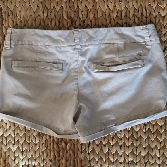 American Eagle: Khaki Shorts - Picture 2 of 8